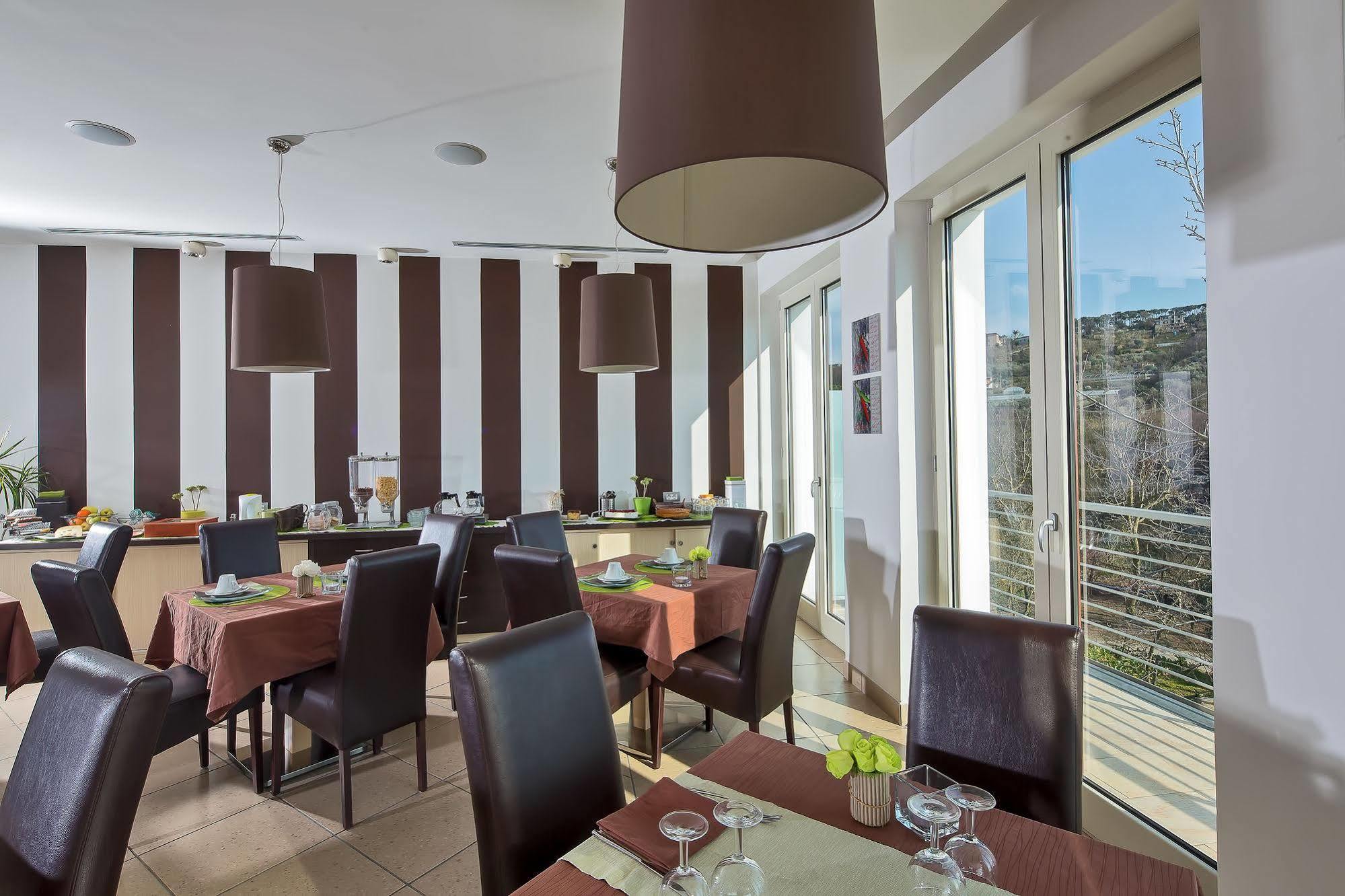 Bed and Breakfast De Maria House SantʼAgata sui Due Golfi Zewnętrze zdjęcie