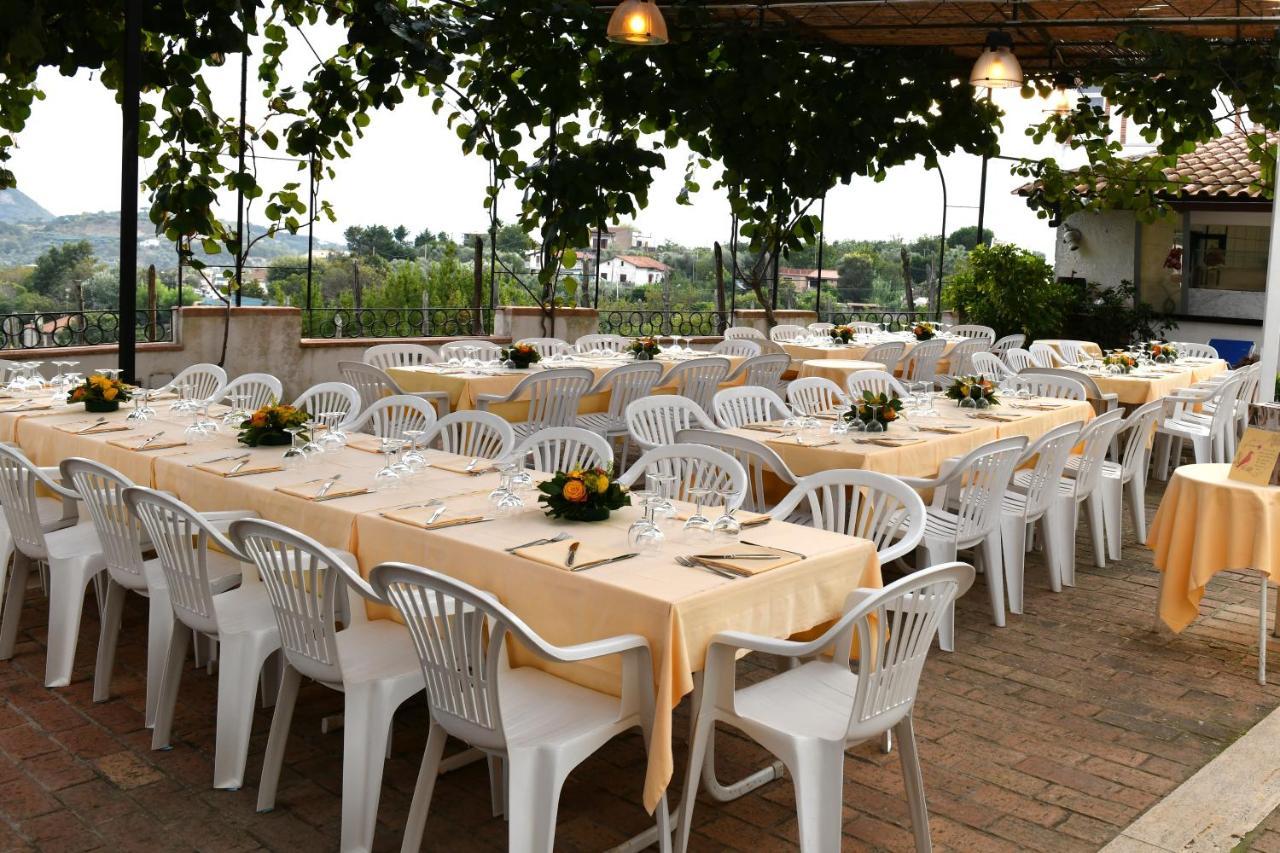 Bed and Breakfast De Maria House SantʼAgata sui Due Golfi Zewnętrze zdjęcie