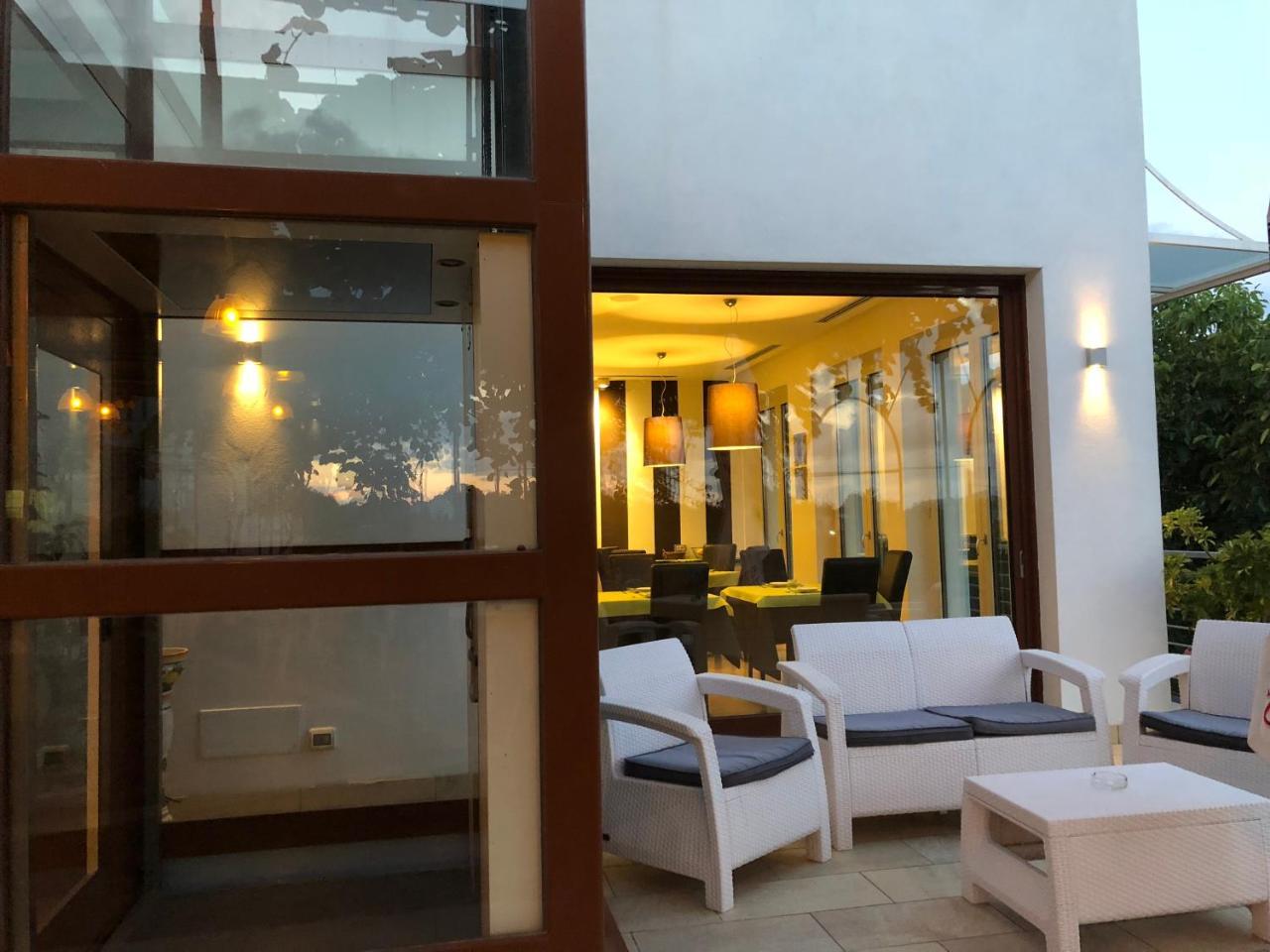 Bed and Breakfast De Maria House SantʼAgata sui Due Golfi Zewnętrze zdjęcie